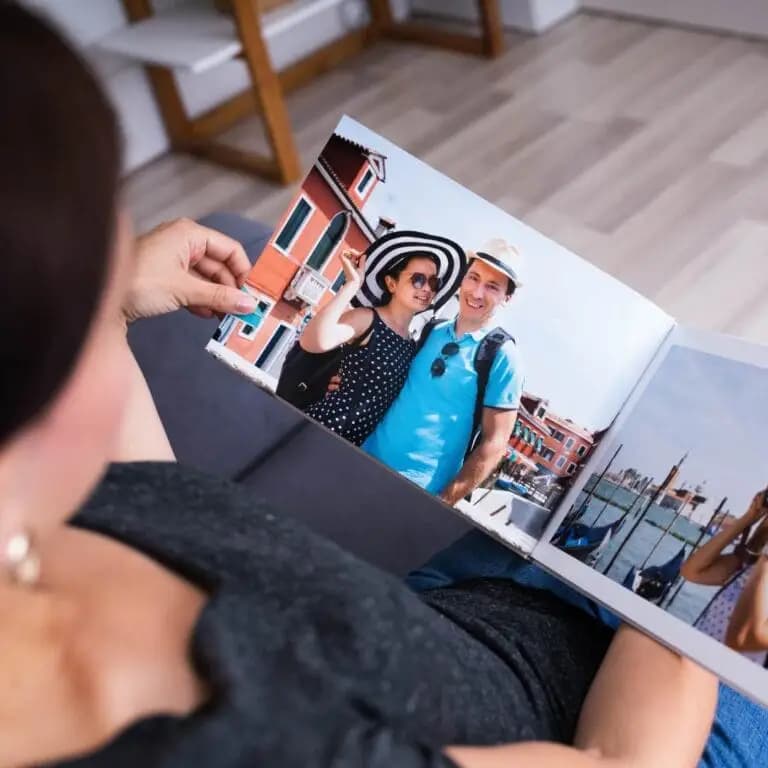 Tlačené fotografie vysokej kvality vyvolané na profesionálnom Fujifilm papieri