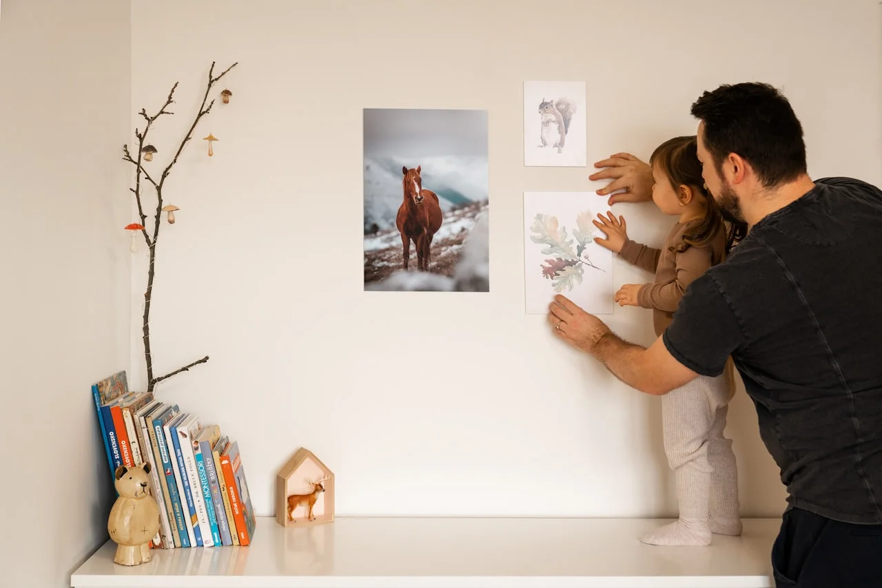 Otvorený spomienkový album s väčšími fotografiami 18 × 24